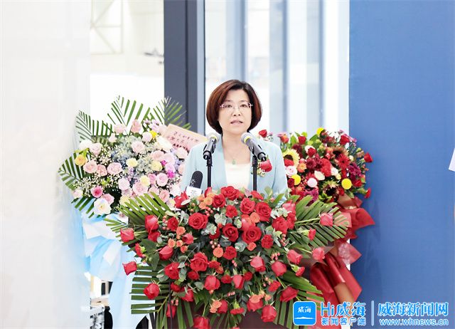 中共威海市委宣传部分管日常工作副部长张瑞英致辞.