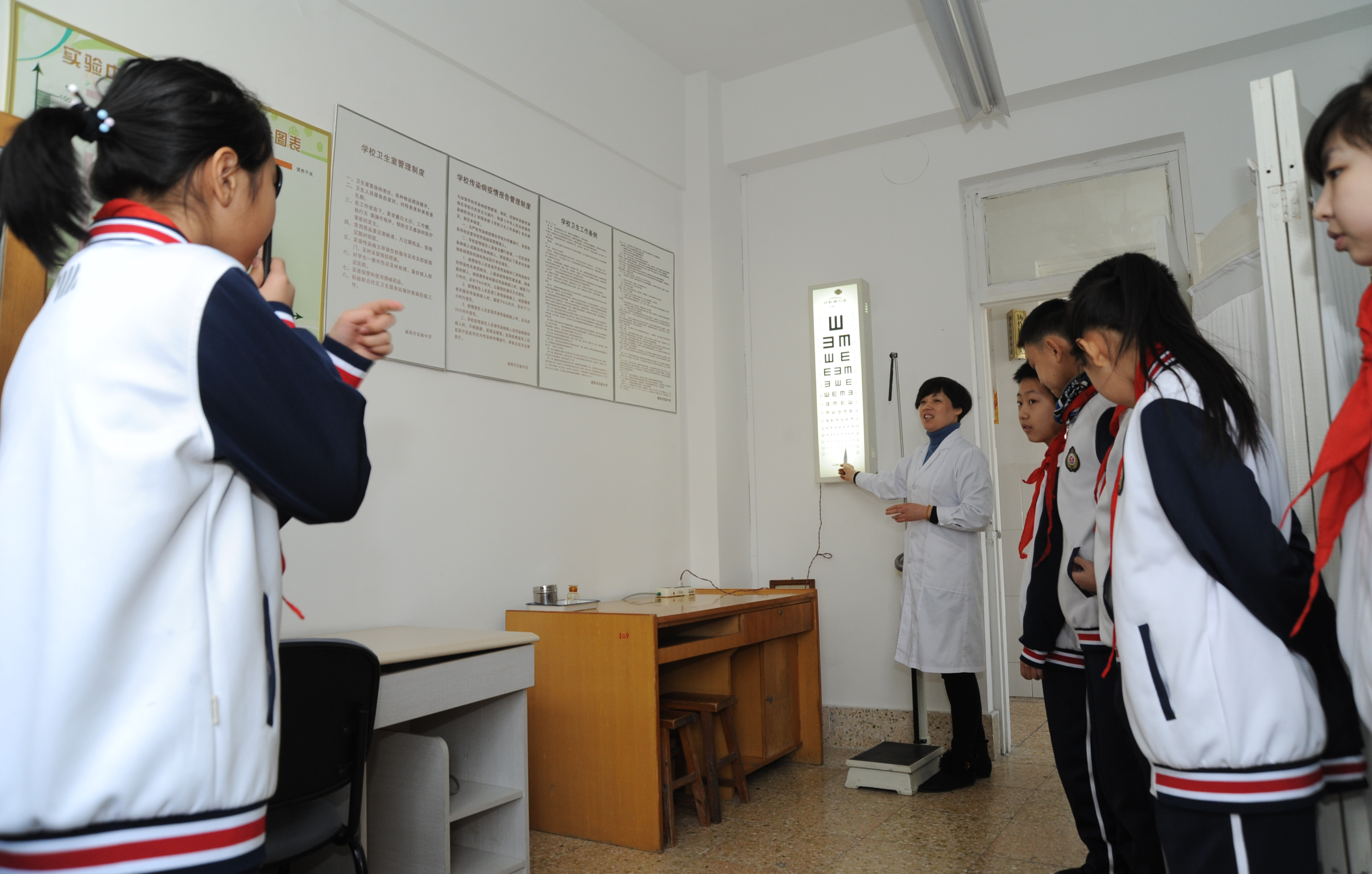 学校校医是什么水平